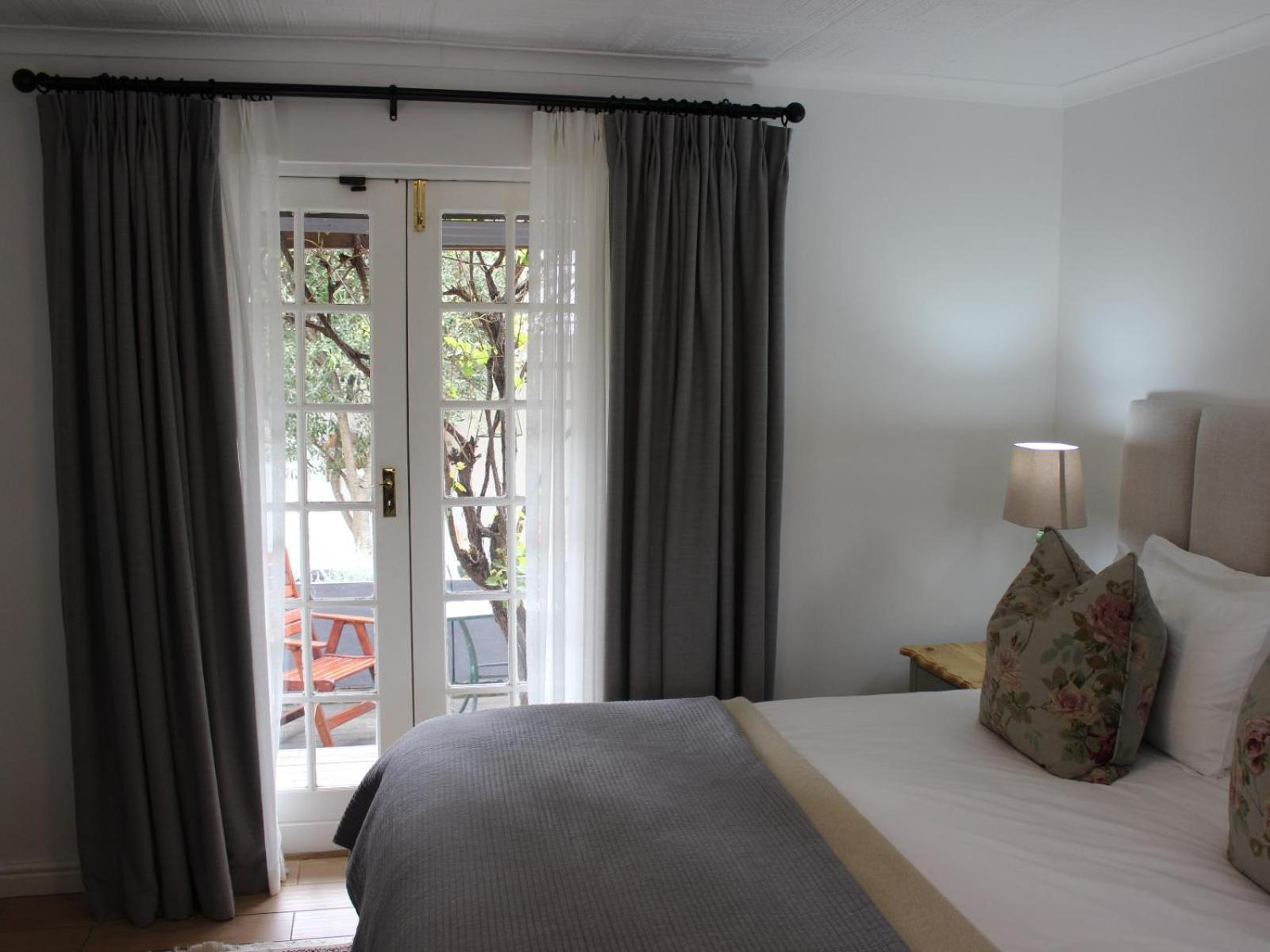 Le Petit Paris Otel Franschhoek Oda fotoğraf