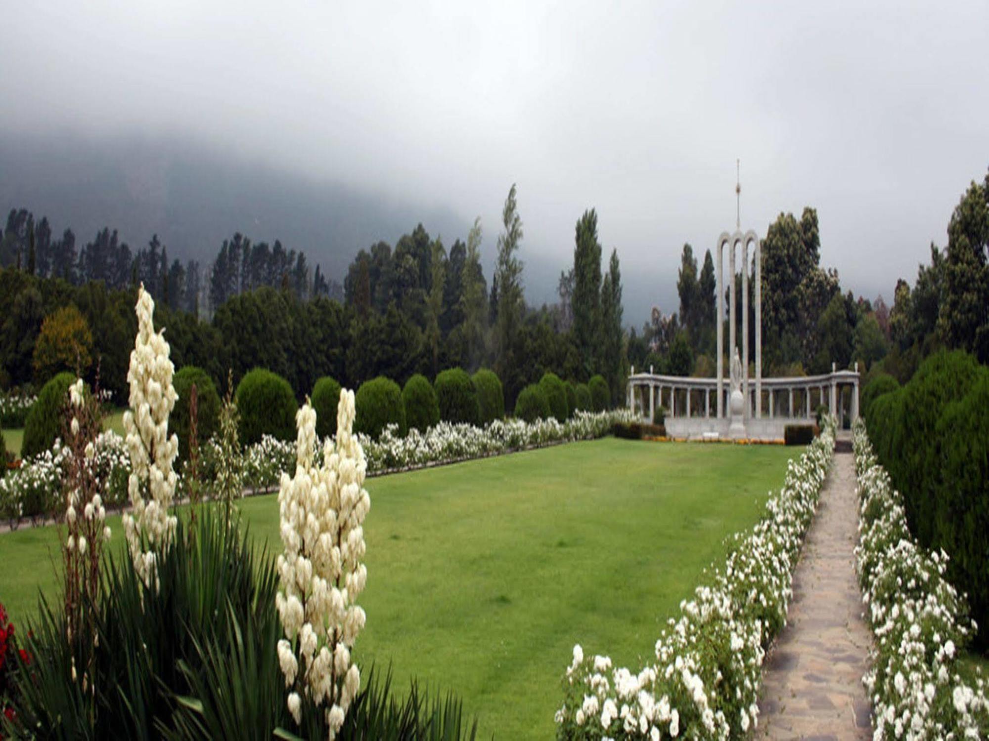 Le Petit Paris Otel Franschhoek Dış mekan fotoğraf